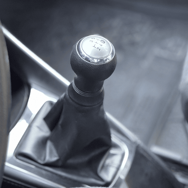 TOYOTA YARIS GLI 1.5 MT 2022 10