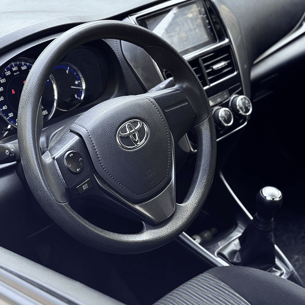 TOYOTA YARIS GLI 1.5 MT 2022 9