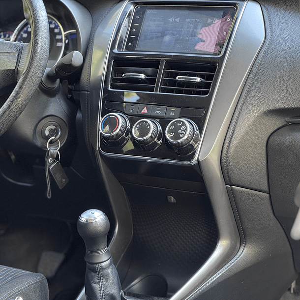 TOYOTA YARIS GLI 1.5 MT 2022 11