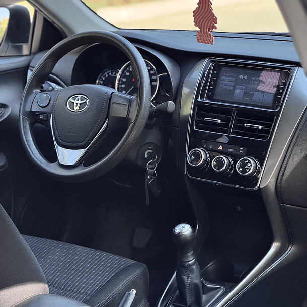 TOYOTA YARIS GLI 1.5 MT 2022 8