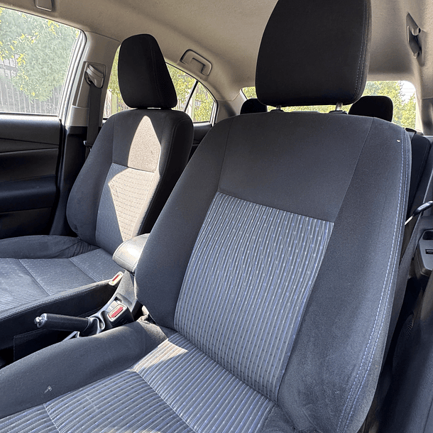 TOYOTA YARIS GLI 1.5 MT 2022 13