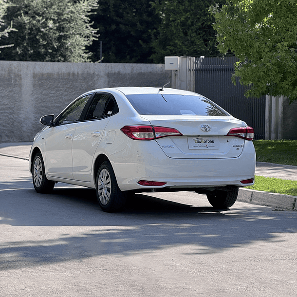 TOYOTA YARIS GLI 1.5 MT 2022 4