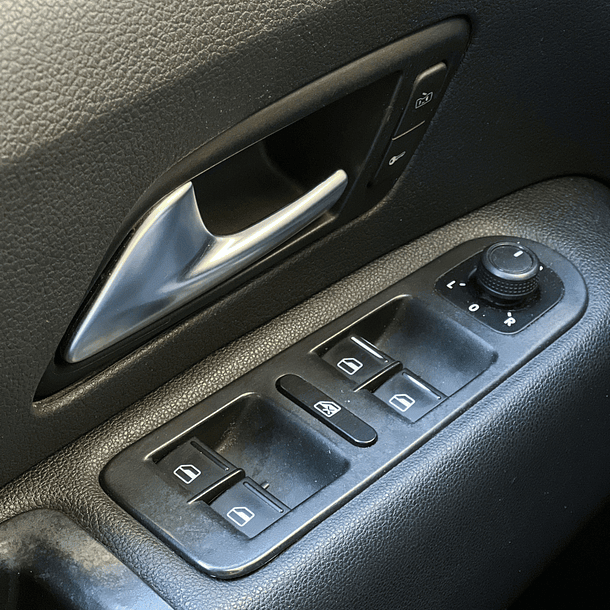 VOLKSWAGEN AMAROK TRENDLINE 2.0 4X2 2022 11