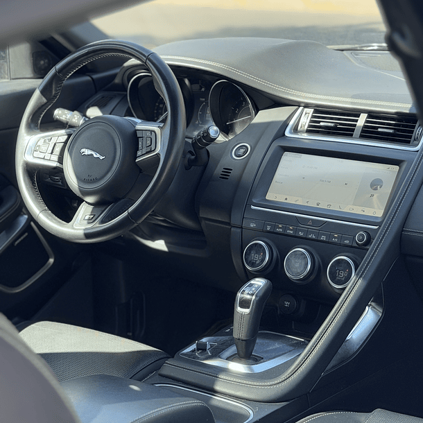  JAGUAR E-PACE 2.0 P250 R-Dynamic Auto 4WD 2020 9