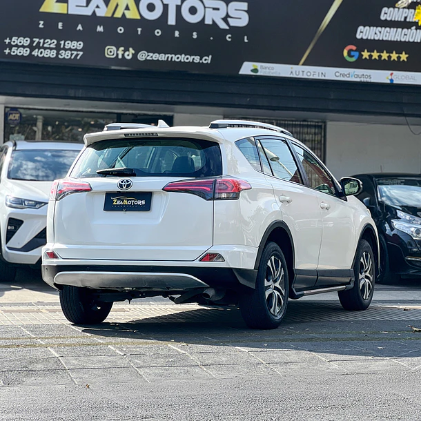 Toyota RAV4 DE LUJO 2.0 Aut 2018 3