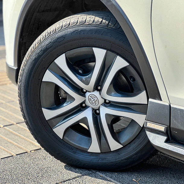 Toyota RAV4 DE LUJO 2.0 Aut 2018 5