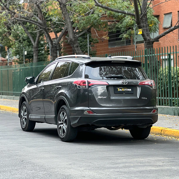 TOYOTA RAV4 LUJO 2.0 MT 2017 4