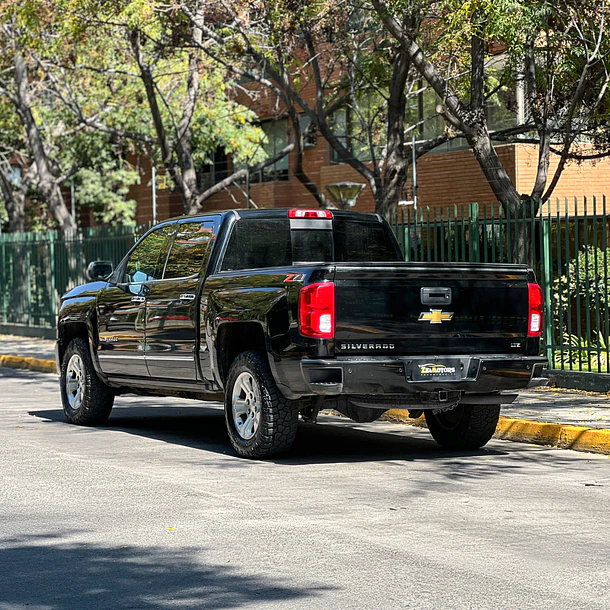 Chevrolet Silverado DCAB AUT 5.3 4x4 2019 4