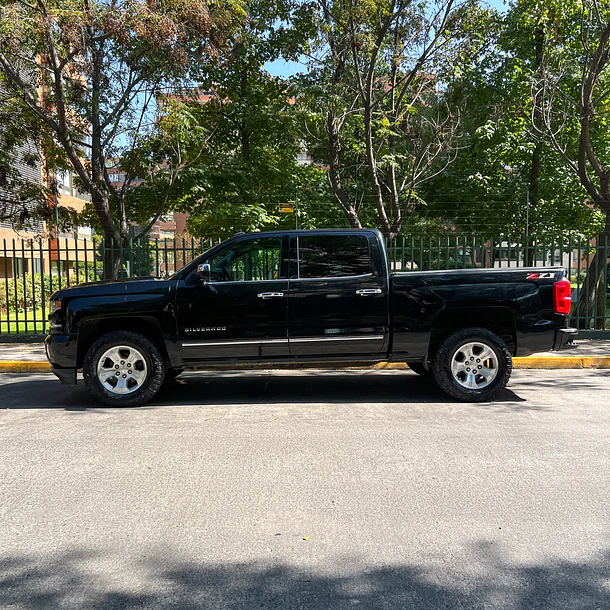 Chevrolet Silverado DCAB AUT 5.3 4x4 2019 2