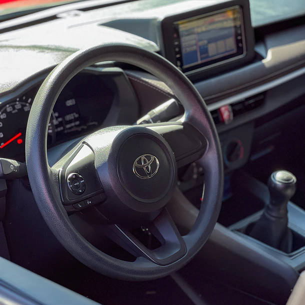 Toyota Yaris SD 1.5 2024 6