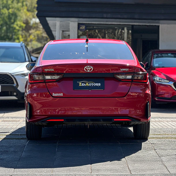 Toyota Yaris SD 1.5 2024 4