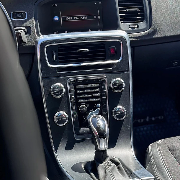 VOLVO  S60 D2  COMFORT 2.0 AUT 2019 8