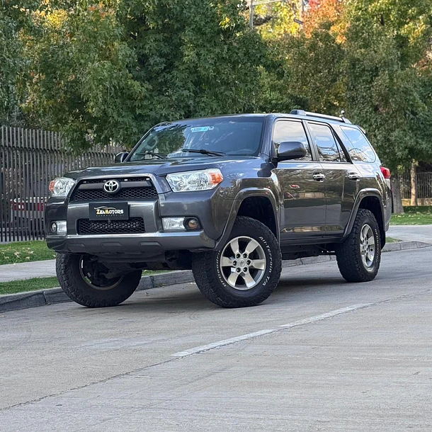Toyota 4runner 4.0 SR5 2012 1