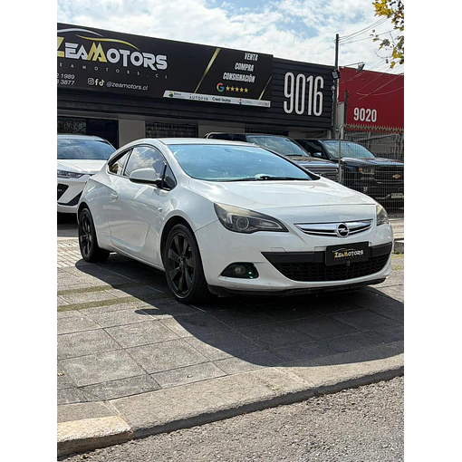 Opel Astra GTC Enjoy 2013