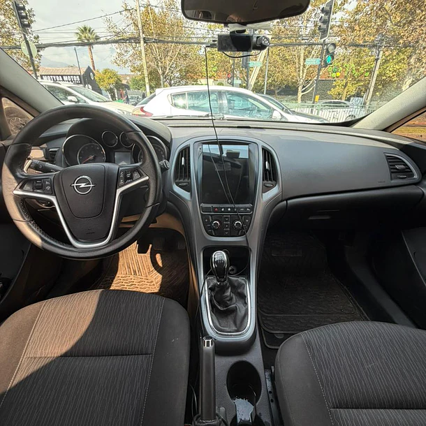 Opel Astra GTC Enjoy 2013 7