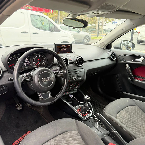 AUDI A1 ATTRACTION 1.2 MT 2013 8