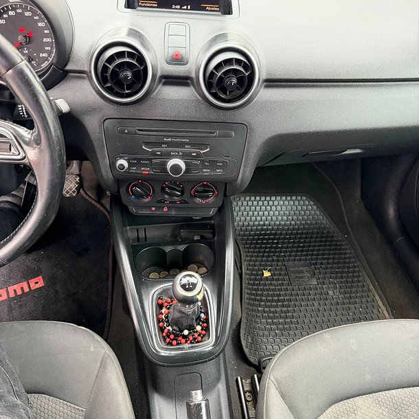 AUDI A1 ATTRACTION 1.2 MT 2013 9