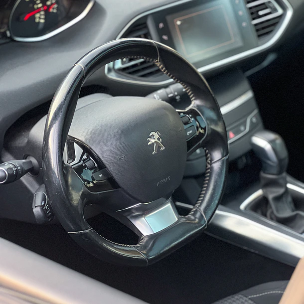 Peugeot  308 BLUE HDI HB 1.6 AUT 2019 6