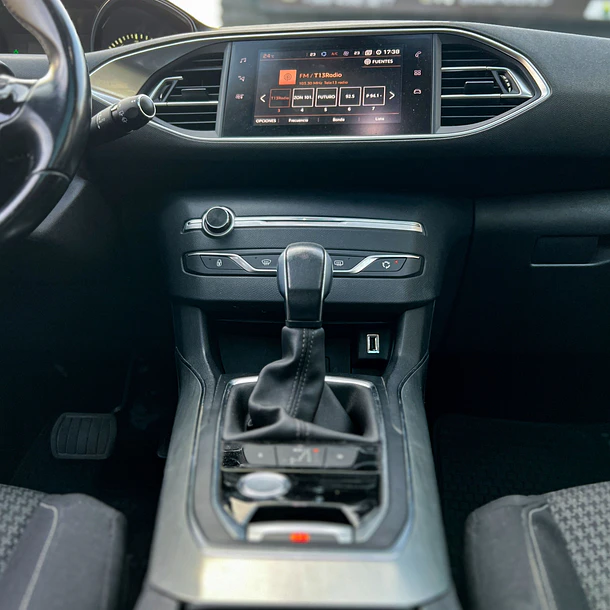 Peugeot  308 BLUE HDI HB 1.6 AUT 2019 8