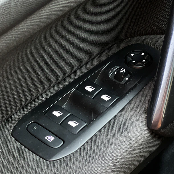 Peugeot  308 BLUE HDI HB 1.6 AUT 2019 13