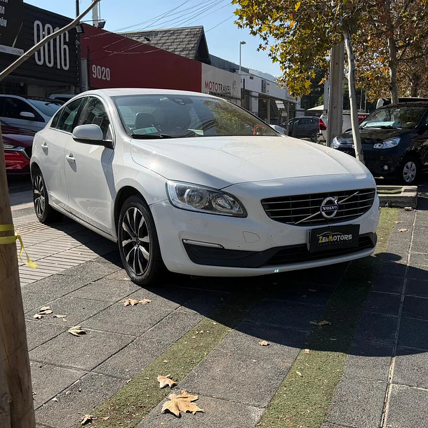 VOLVO S60 D2 COMFORT 2.0 DIESEL AUT 2019. 1