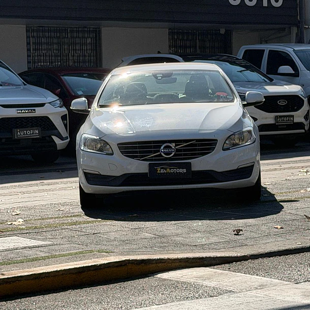 VOLVO S60 D2 COMFORT 2.0 DIESEL AUT 2019. 2