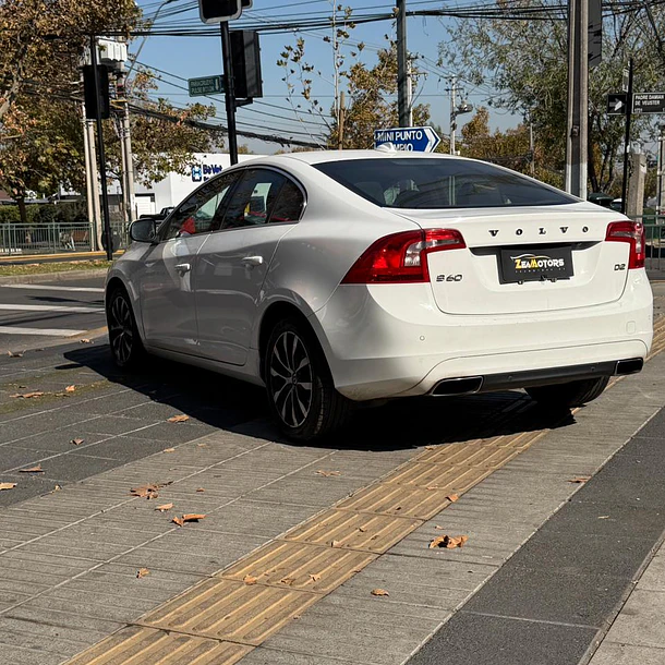 VOLVO S60 D2 COMFORT 2.0 DIESEL AUT 2019. 4