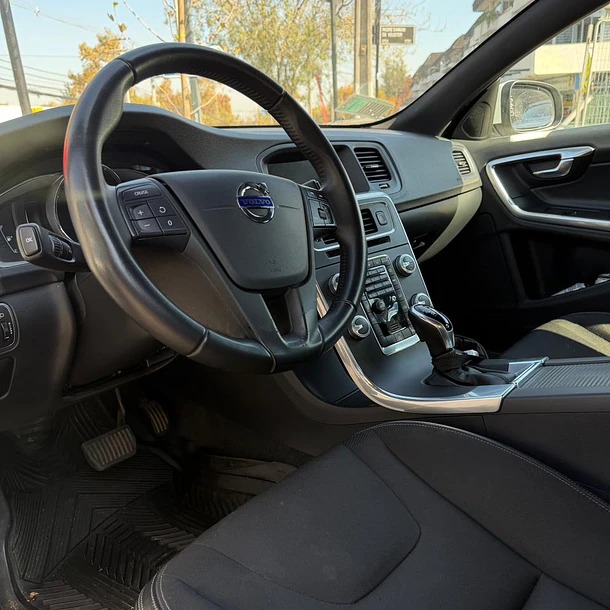 VOLVO S60 D2 COMFORT 2.0 DIESEL AUT 2019. 7