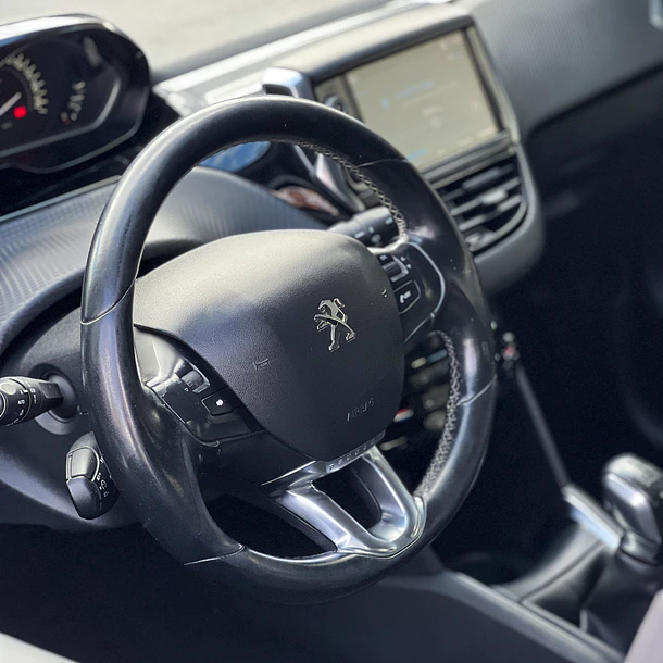 PEUGEOT 208 ALLURE BLUEHDI 1.6 2019 6
