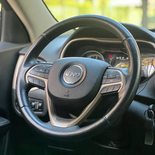 JEEP CHEROKEE LONGITUDE 4X4 2.4 AUT 2017 12