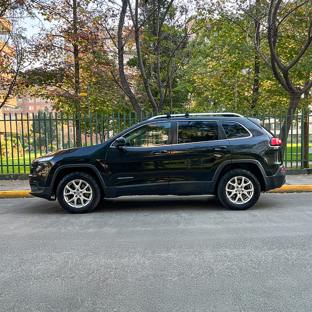 JEEP CHEROKEE LONGITUDE 4X4 2.4 AUT 2017 2