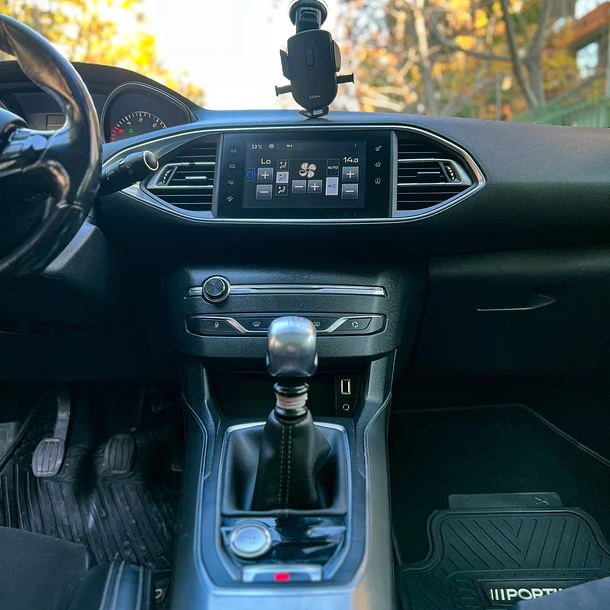 Peugeot 308 FELINE  BLUE HDI HB 1.6 Mec 2014 9