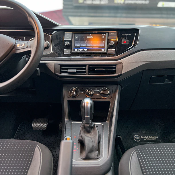 VOLKSWAGEN POLO 1.6 COMFORTLINE AUT 2019 7