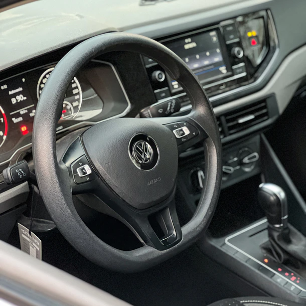 VOLKSWAGEN POLO 1.6 COMFORTLINE AUT 2019 6