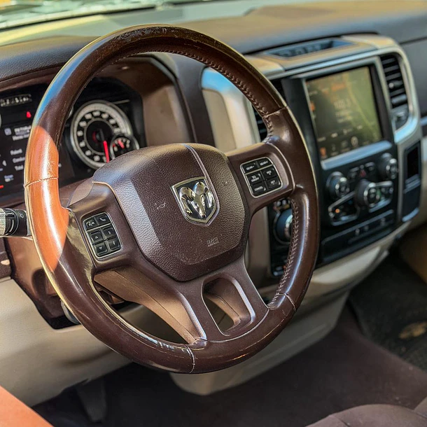 RAM 1500 4X4 3,6 AUT 2015 6