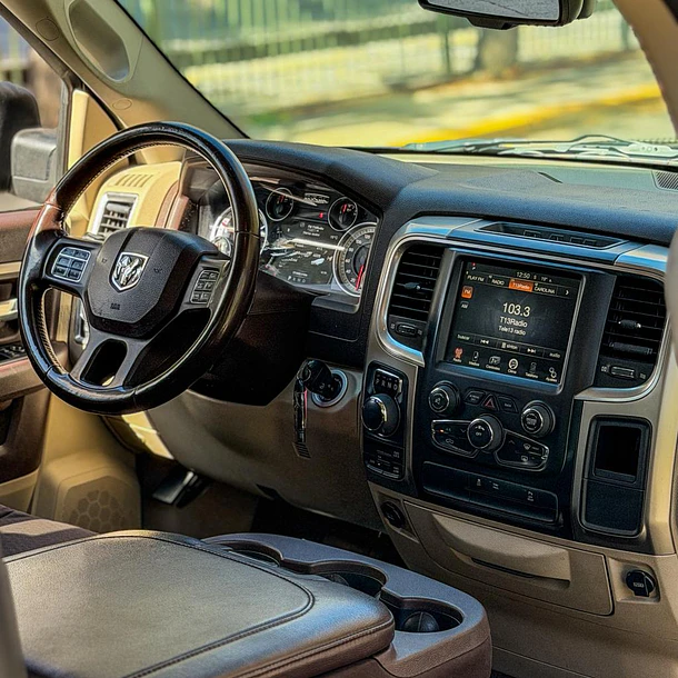 RAM 1500 4X4 3,6 AUT 2015 10