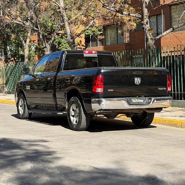 RAM 1500 4X4 3,6 AUT 2015 4