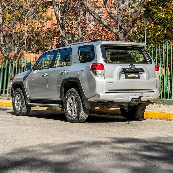 Toyota 4runner 4.0 SR5  4x2 2011 4