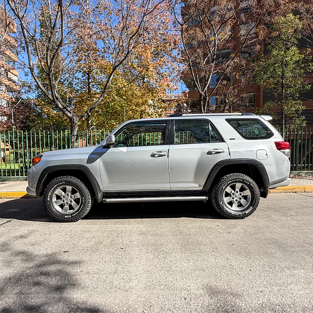 Toyota 4runner 4.0 SR5  4x2 2011 2