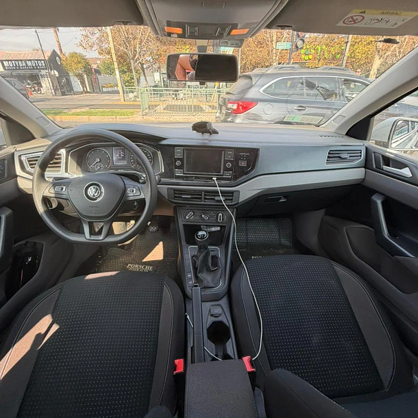 VOLKSWAGEN POLO COMFORTLINE 1.6 2019 7