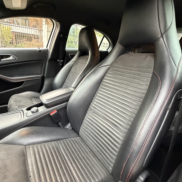 Mercedes Benz A200  AUT 1.6 2014 10