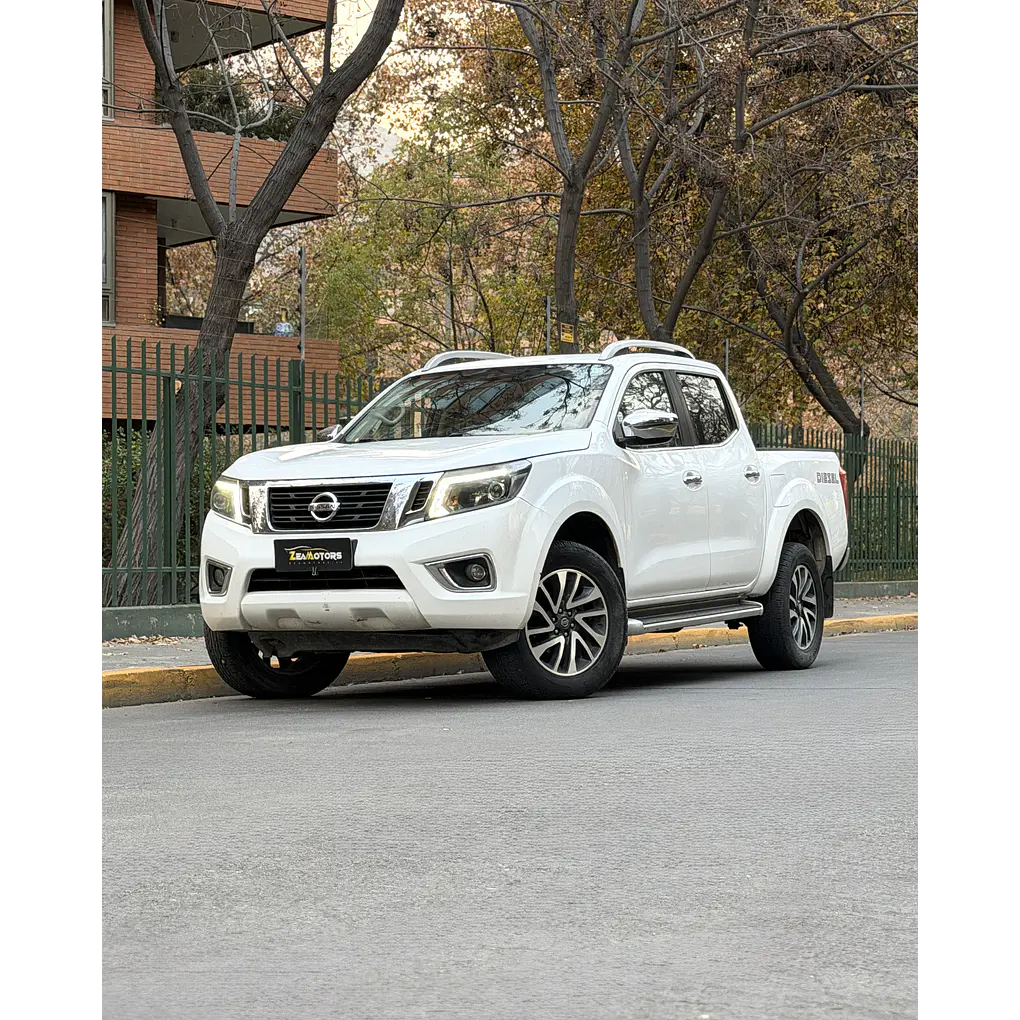 Nissan 5 — foto 4 de 11