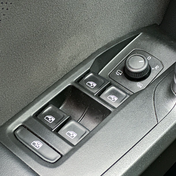 CUPRA LEON 1.4 T Auto 2025 9