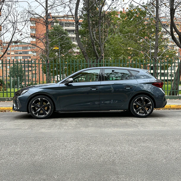 CUPRA LEON 1.4 T Auto 2025 12