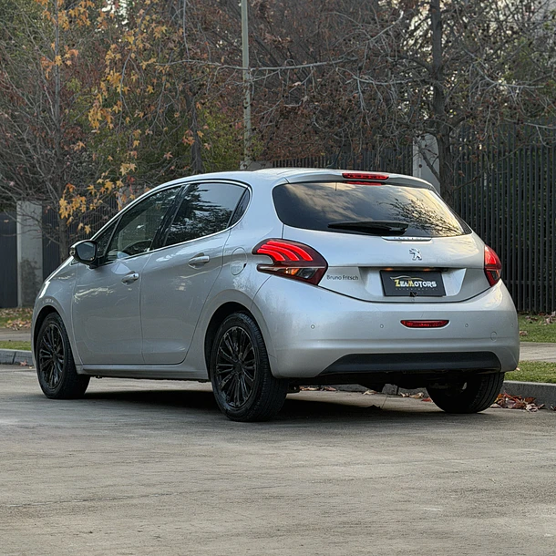 PEUGEOT 208 ALLURE BLUEHDI 1.6 2017 5