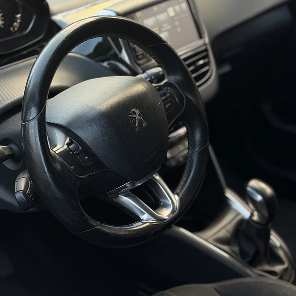 PEUGEOT 208 ALLURE BLUEHDI 1.6 2017 6