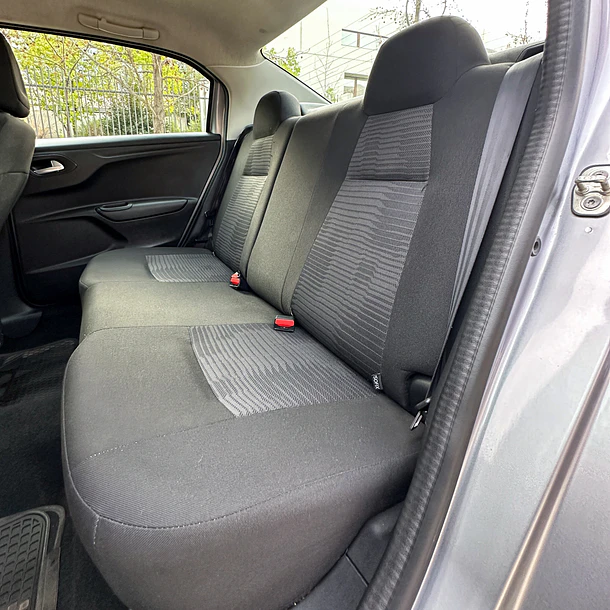PEUGEOT 301 VTI 1.6 2018 13