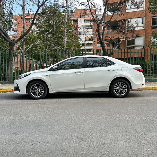 Toyota Corolla 1.8 AUT XLI 4X2 CVT 4P 2018 2