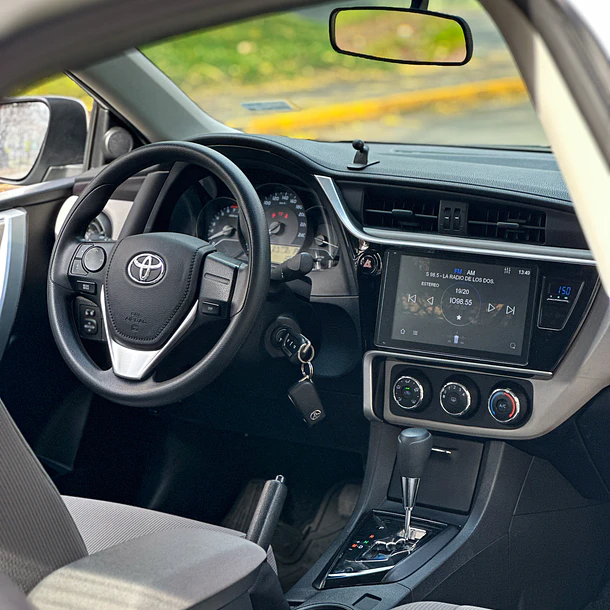Toyota Corolla 1.8 AUT XLI 4X2 CVT 4P 2018 10