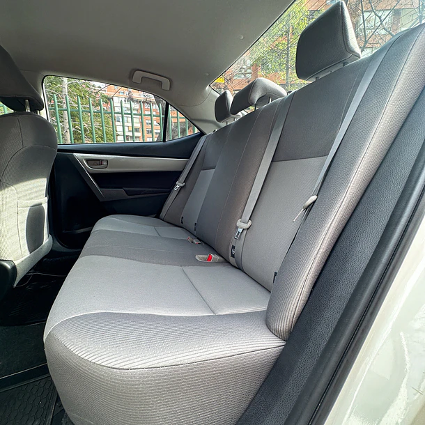 Toyota Corolla 1.8 AUT XLI 4X2 CVT 4P 2018 15